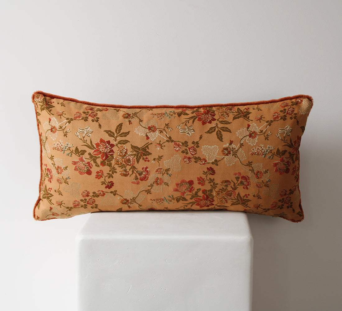 Coussin vintage en brocart français