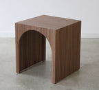 Table d'appoint arquée 