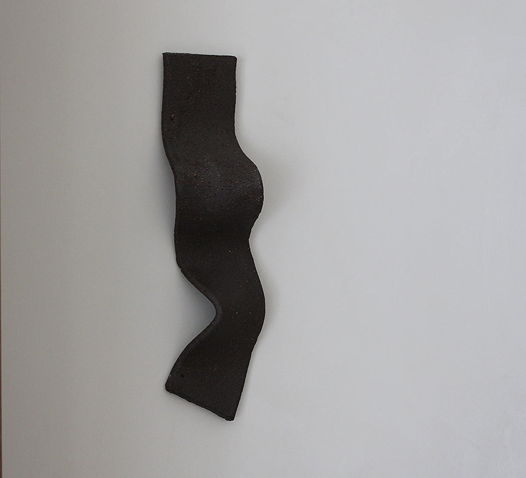 Rubans noirs par Anna Shipulina Ceramics