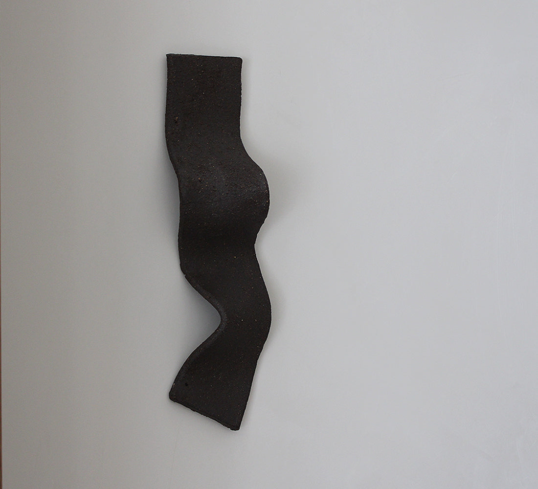 Rubans noirs par Anna Shipulina Ceramics