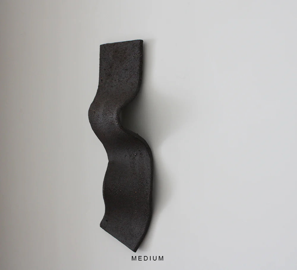 Rubans noirs par Anna Shipulina Ceramics