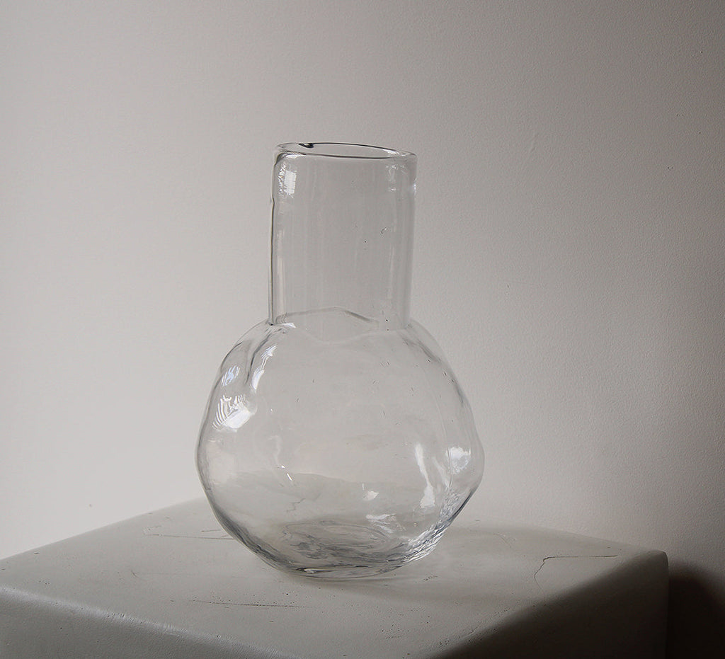 Grand vase en verre transparent