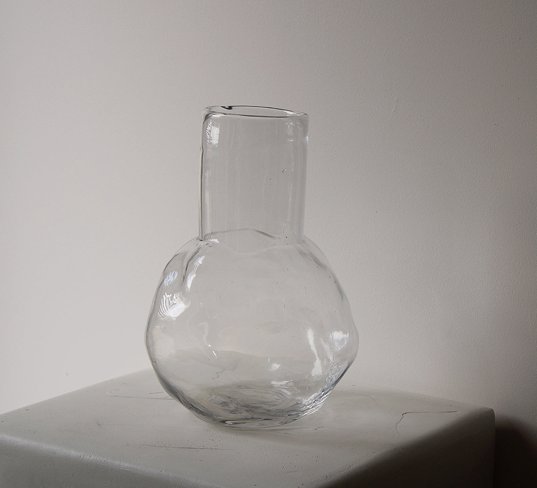 Grand vase en verre transparent