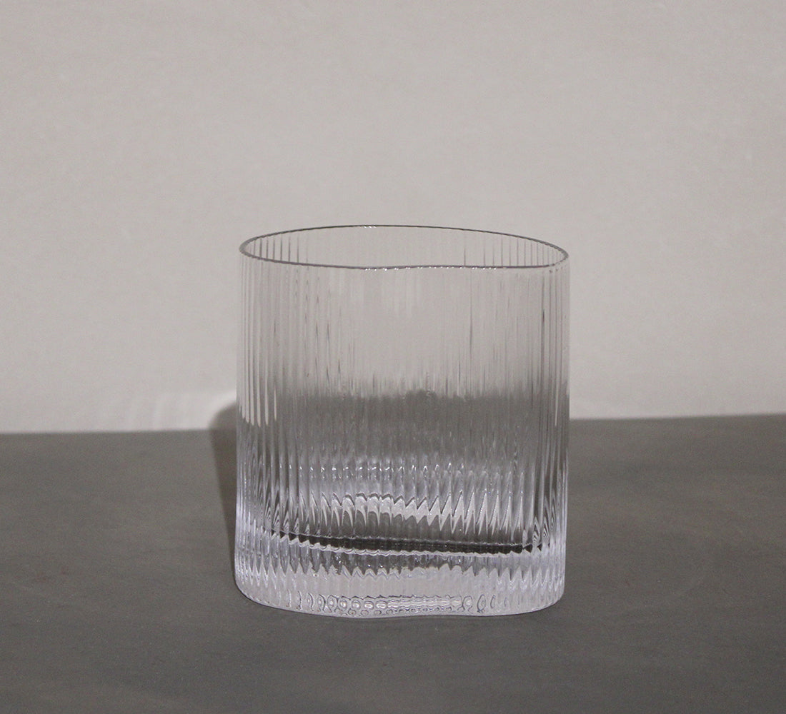 Verre à cocktail ondulé