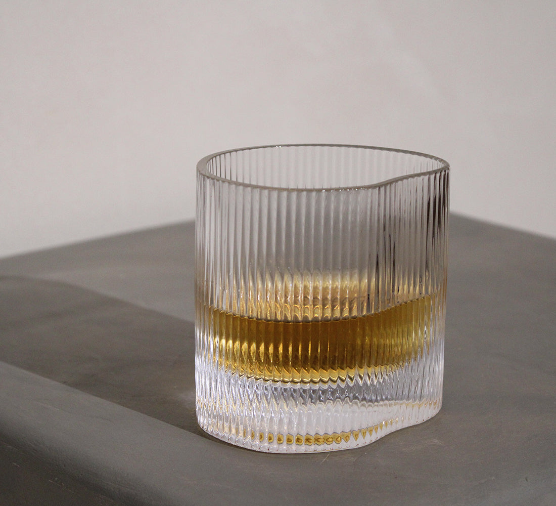 Verre à cocktail ondulé
