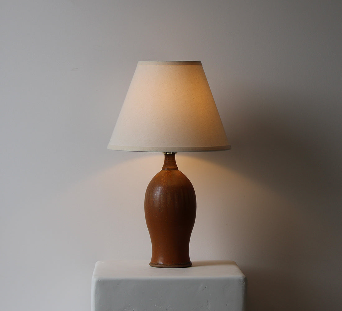 Lampe de table en céramique, grès marron
