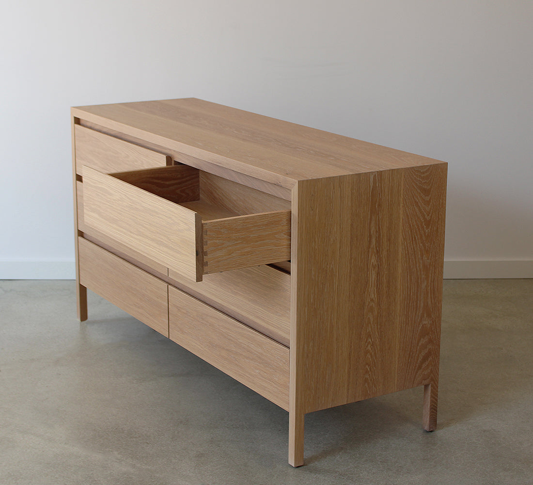 Dresser Davis 