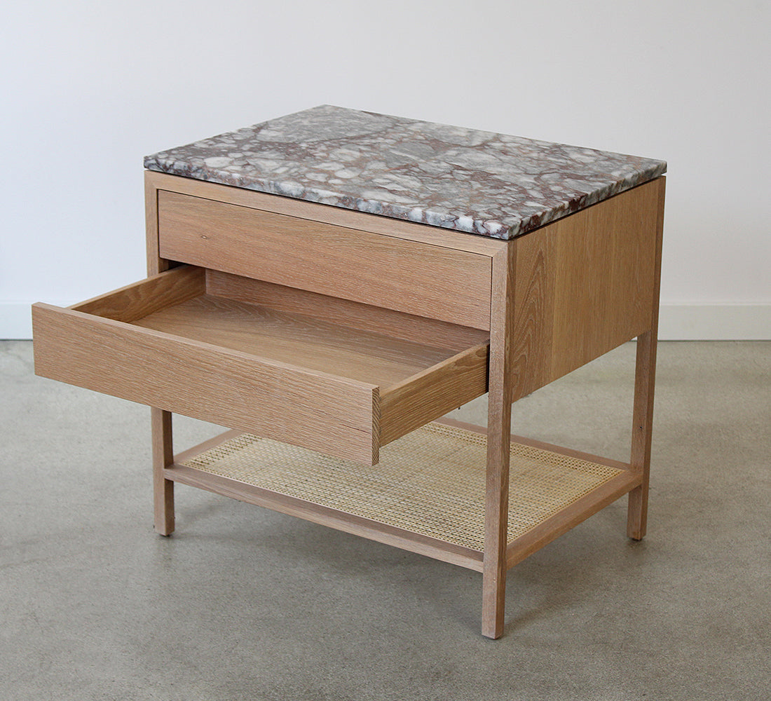 Table de chevet Davis à 2 tiroirs, plateau en marbre 