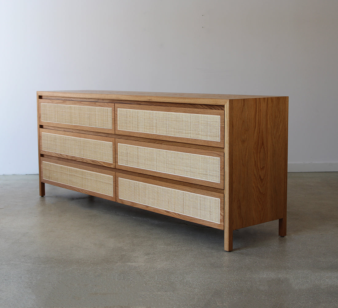 Dresser Davis 