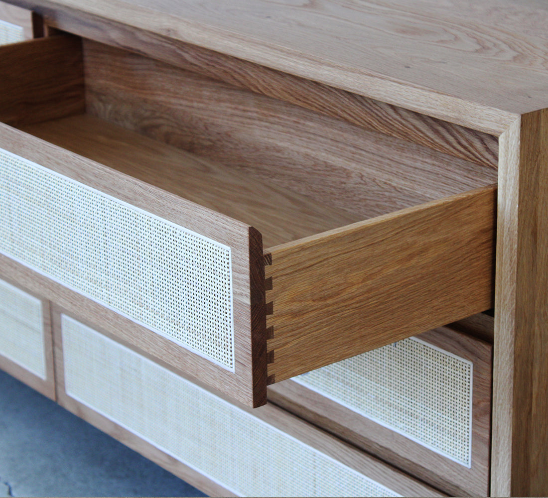 Dresser Davis 