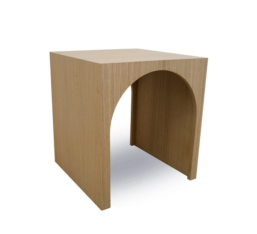 Table d'appoint arquée 