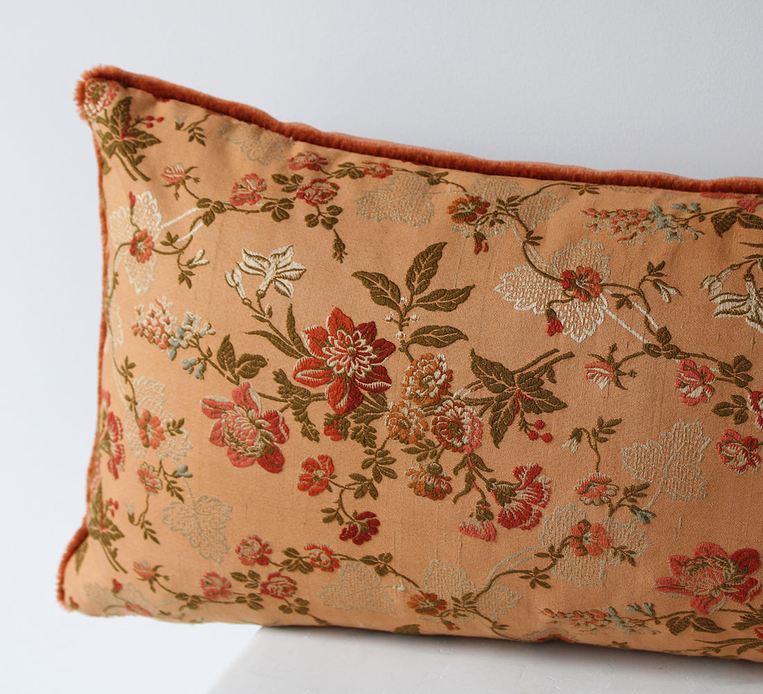 Coussin vintage en brocart français