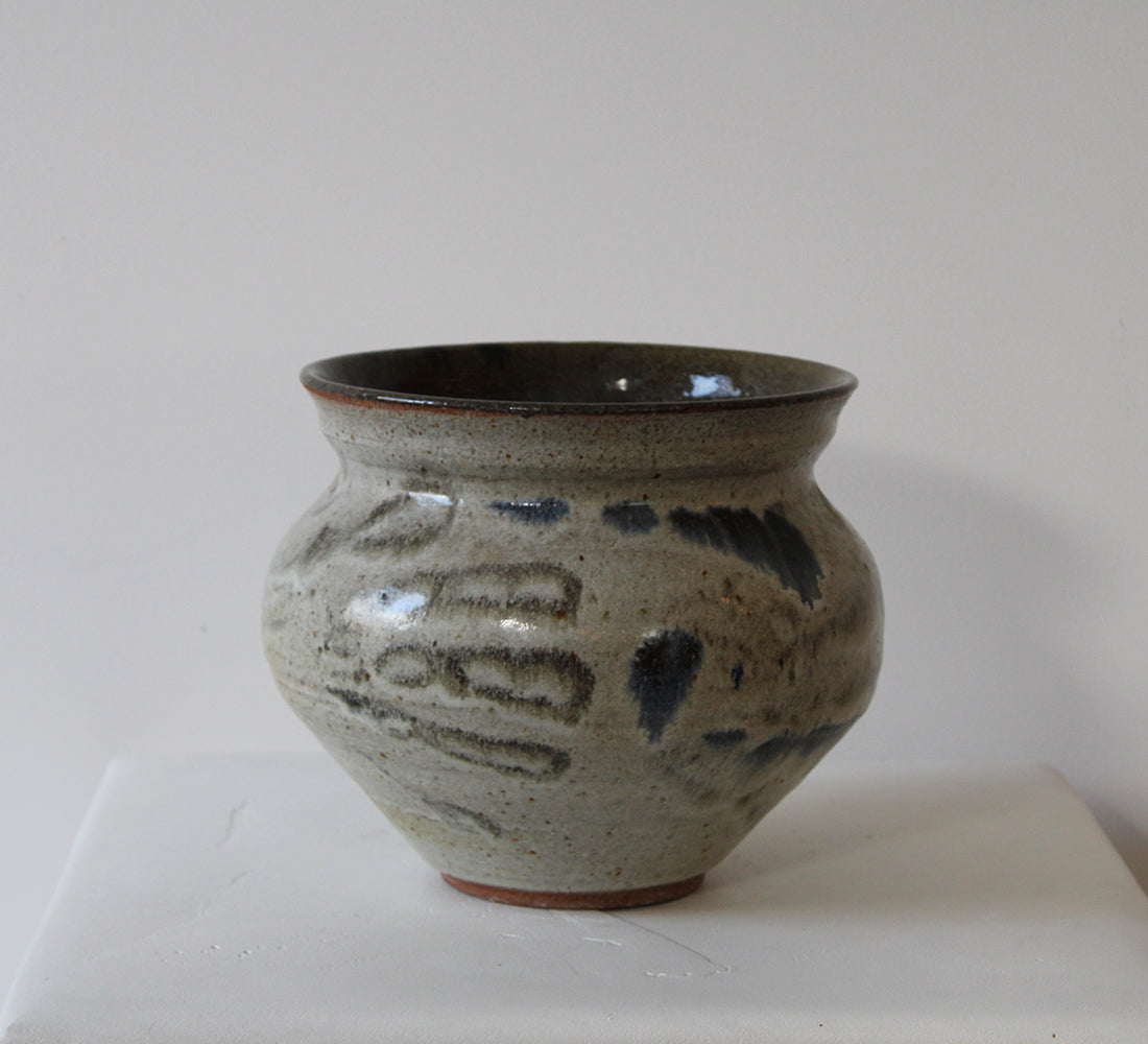 Grand bol en poterie d'atelier