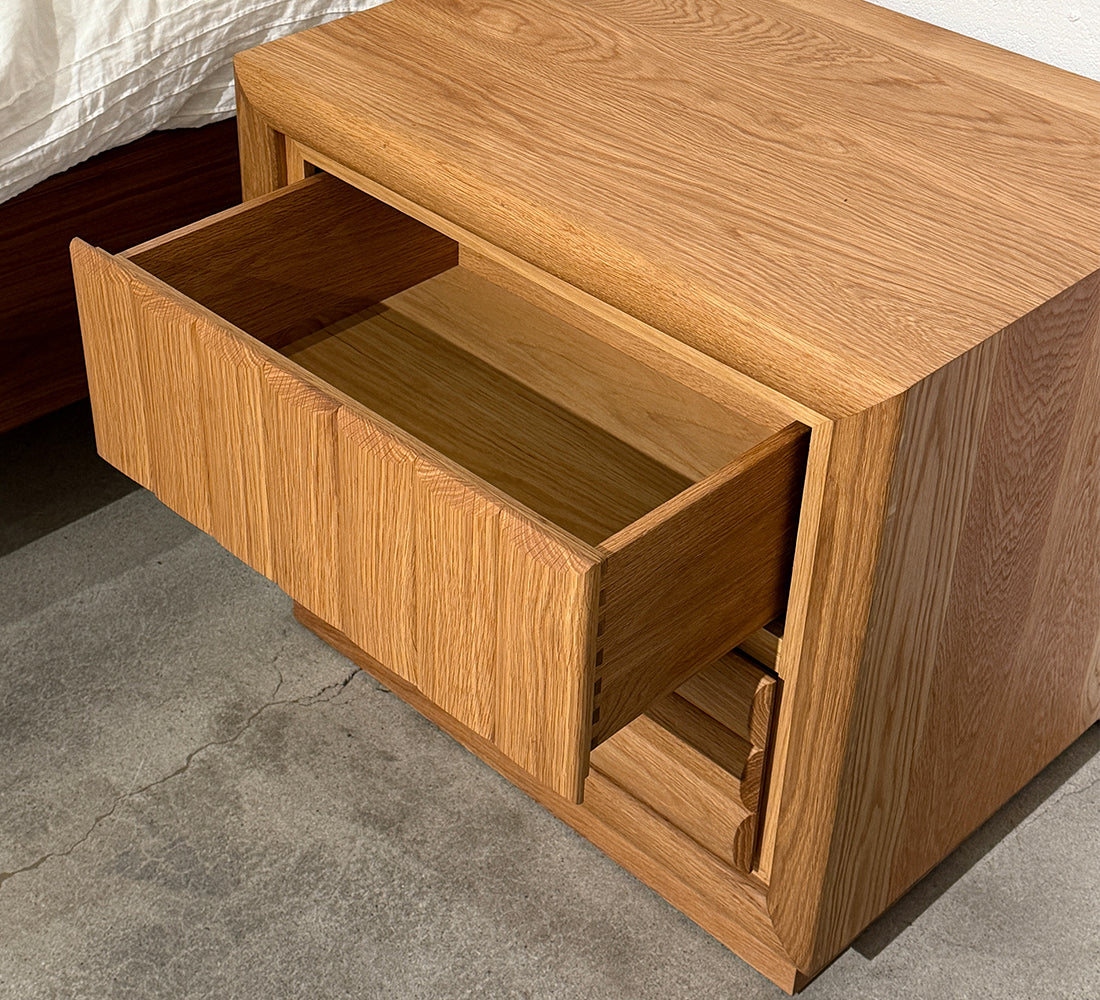 Table de chevet Quinn - En stock 