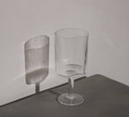 Verre à vin rouge ondulé