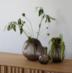 Vase galet en verre fumé