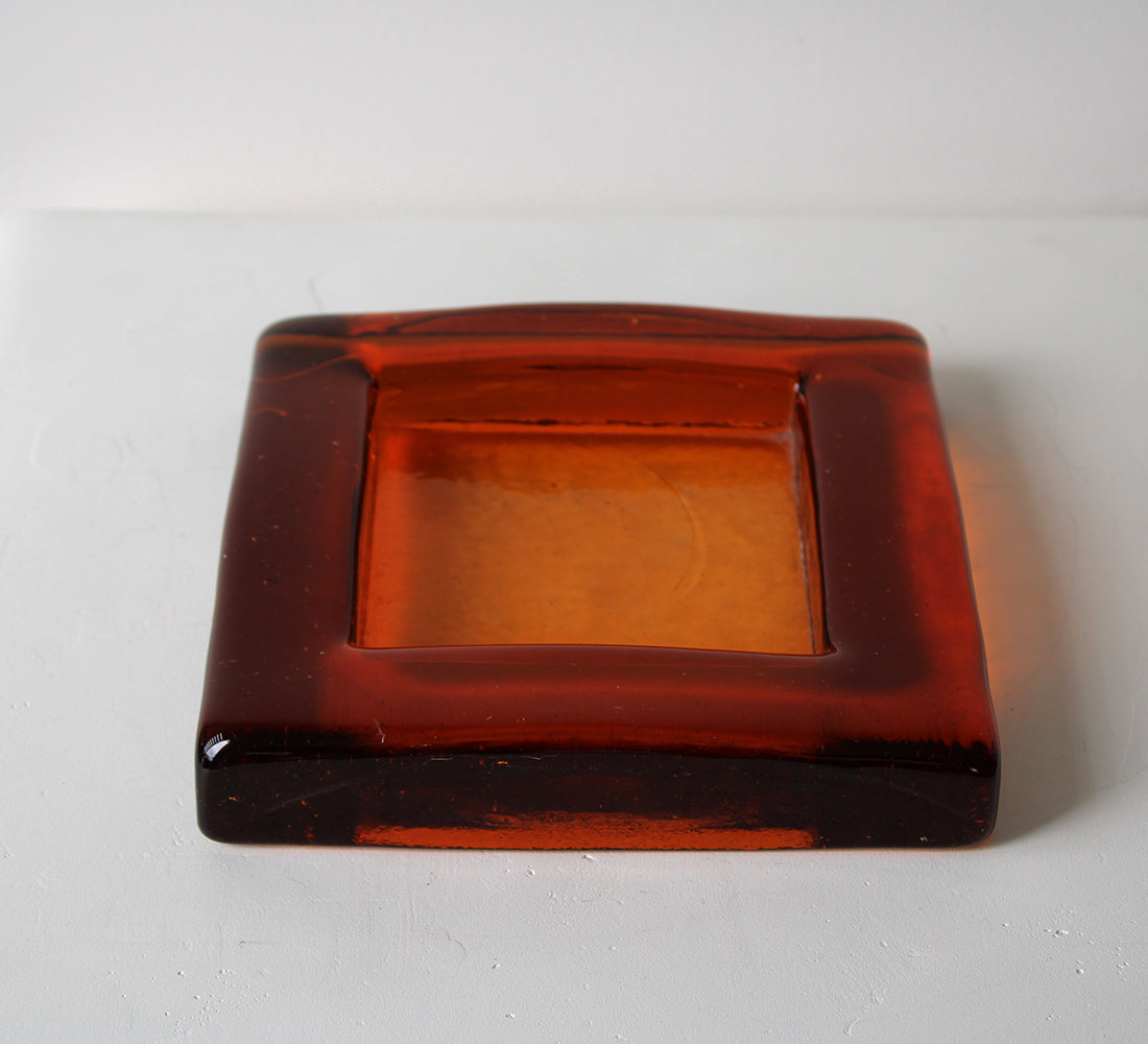 Lot de 2 plats vintage en verre ambré