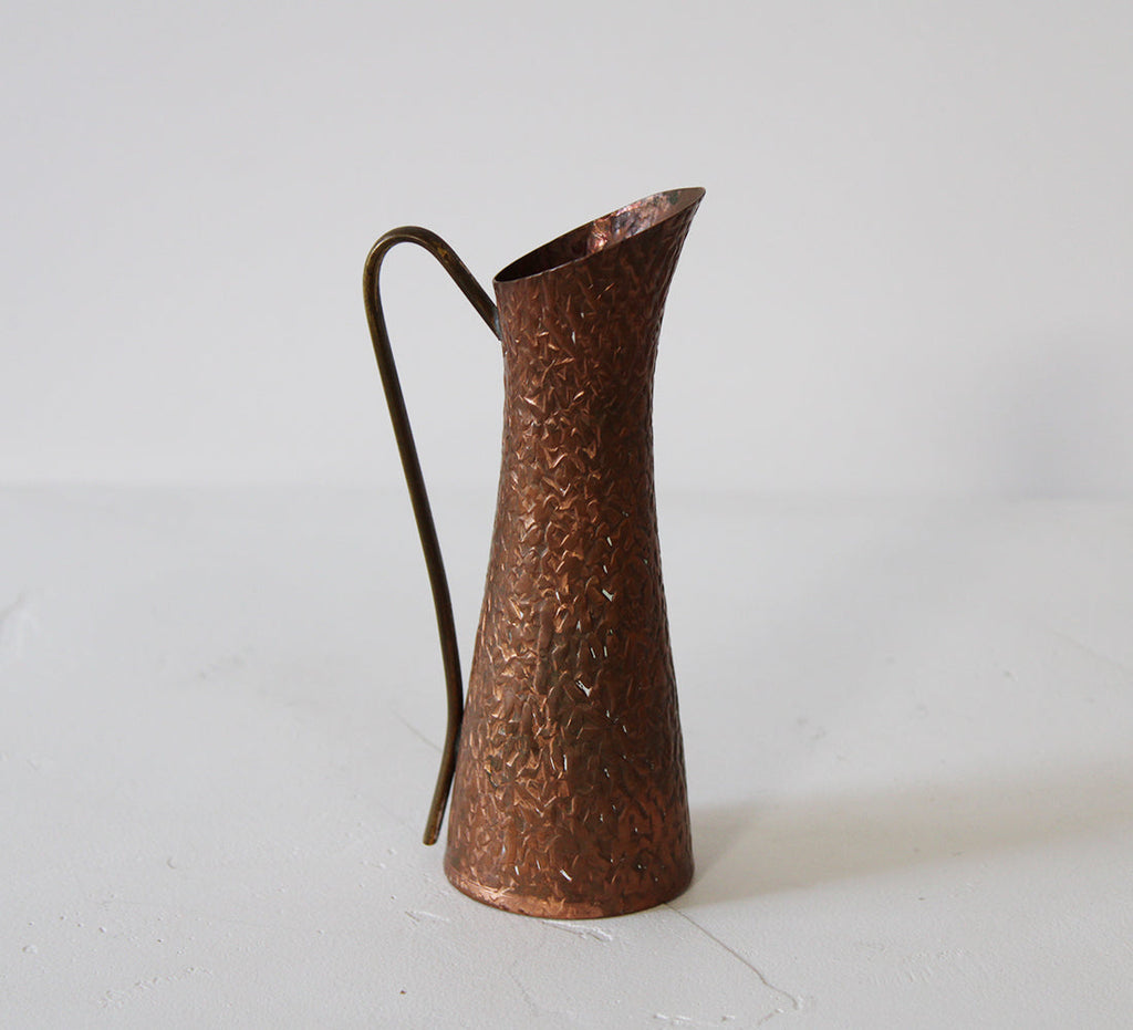 Pichet en cuivre vintage
