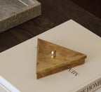 Boîte triangulaire vintage en laiton