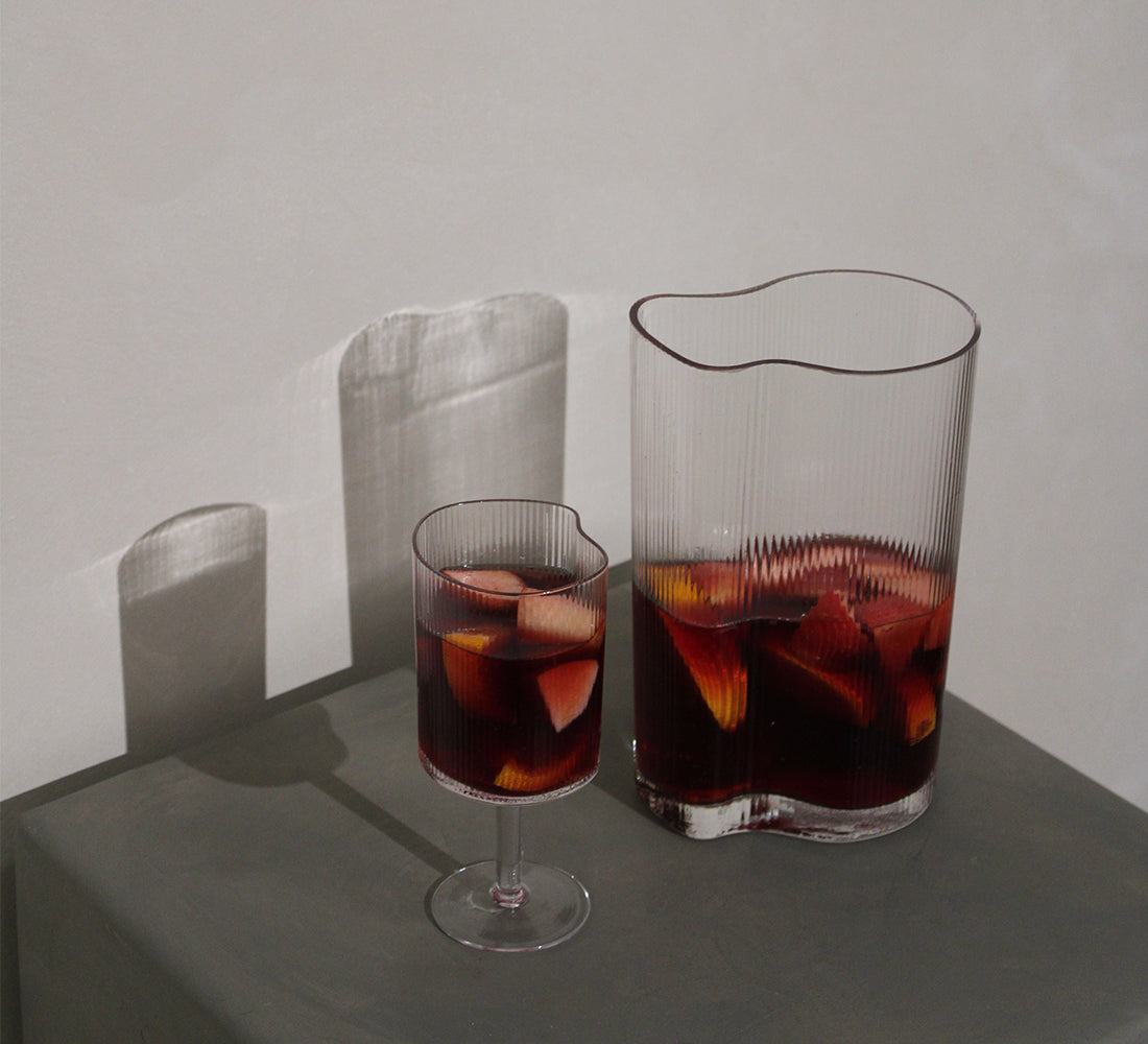 Verre à vin rouge ondulé